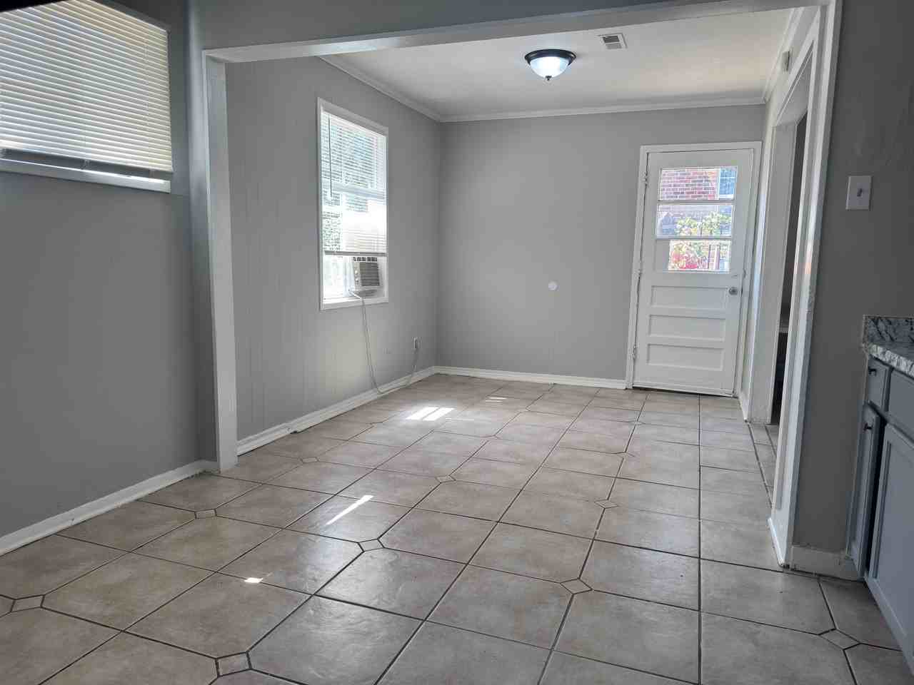 1770 Sugarloaf St - Photo 3 of 15