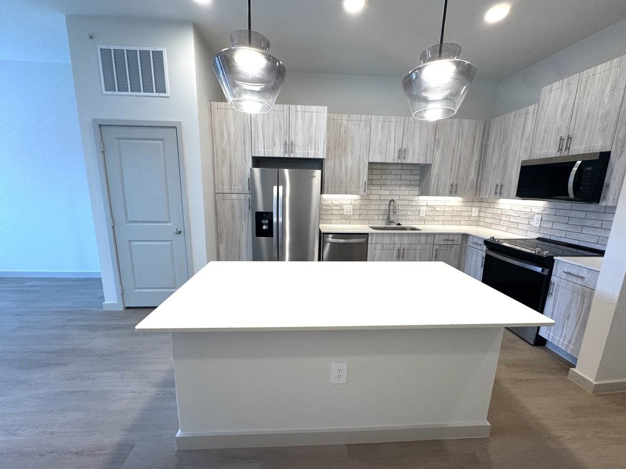400 E Finley Blvd #02-4201 - Photo 2 of 8