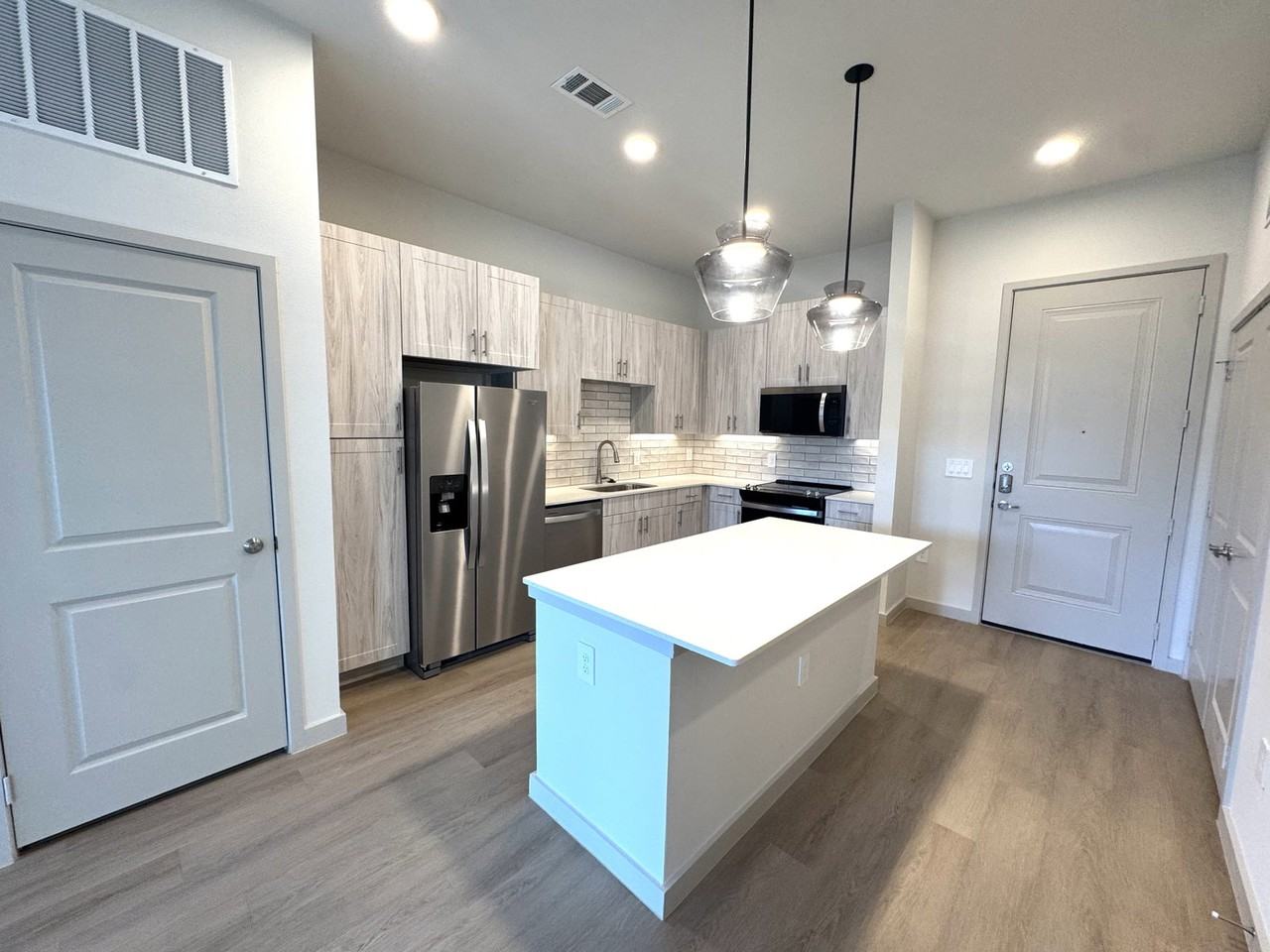 400 E Finley Blvd #02-4201 - Photo 3 of 8