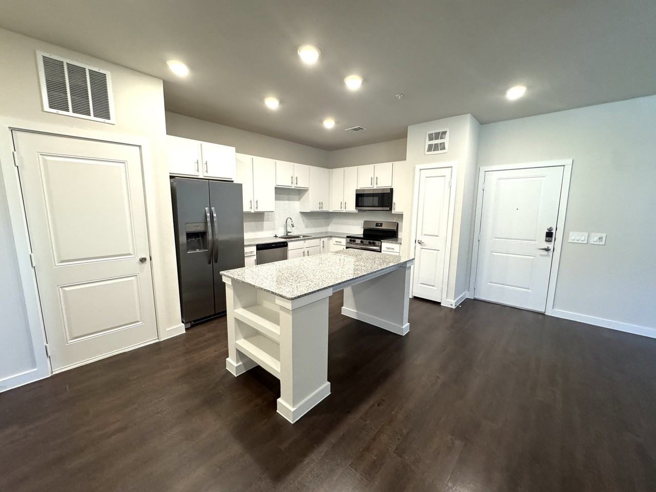 455 Elevon Pkwy #05-1103 - Photo 2 of 8