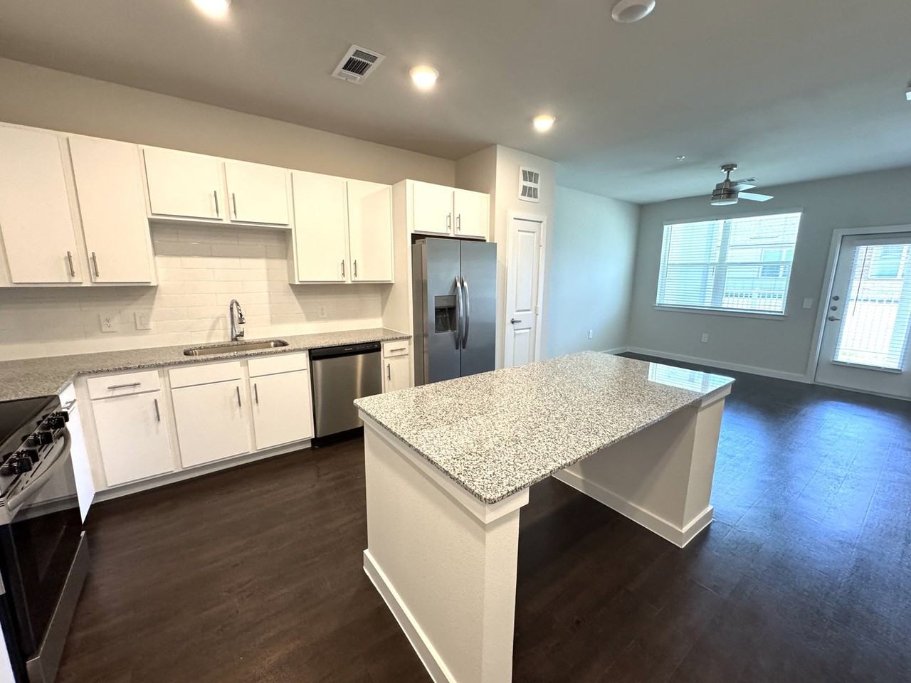 455 Elevon Pkwy #05-1102 - Photo 2 of 8