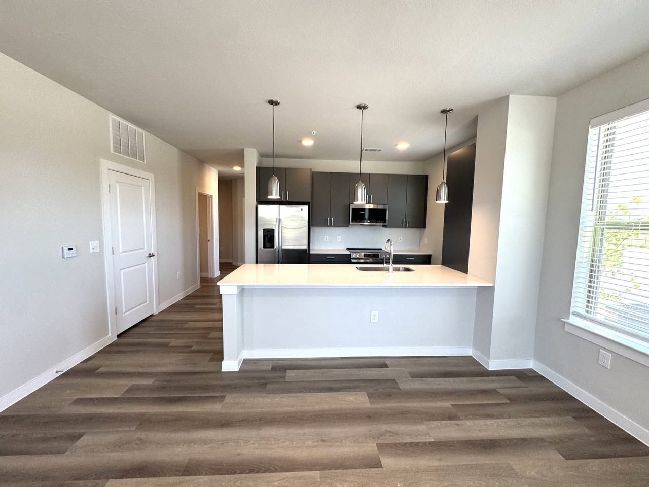 596 N Beauchamp Blvd