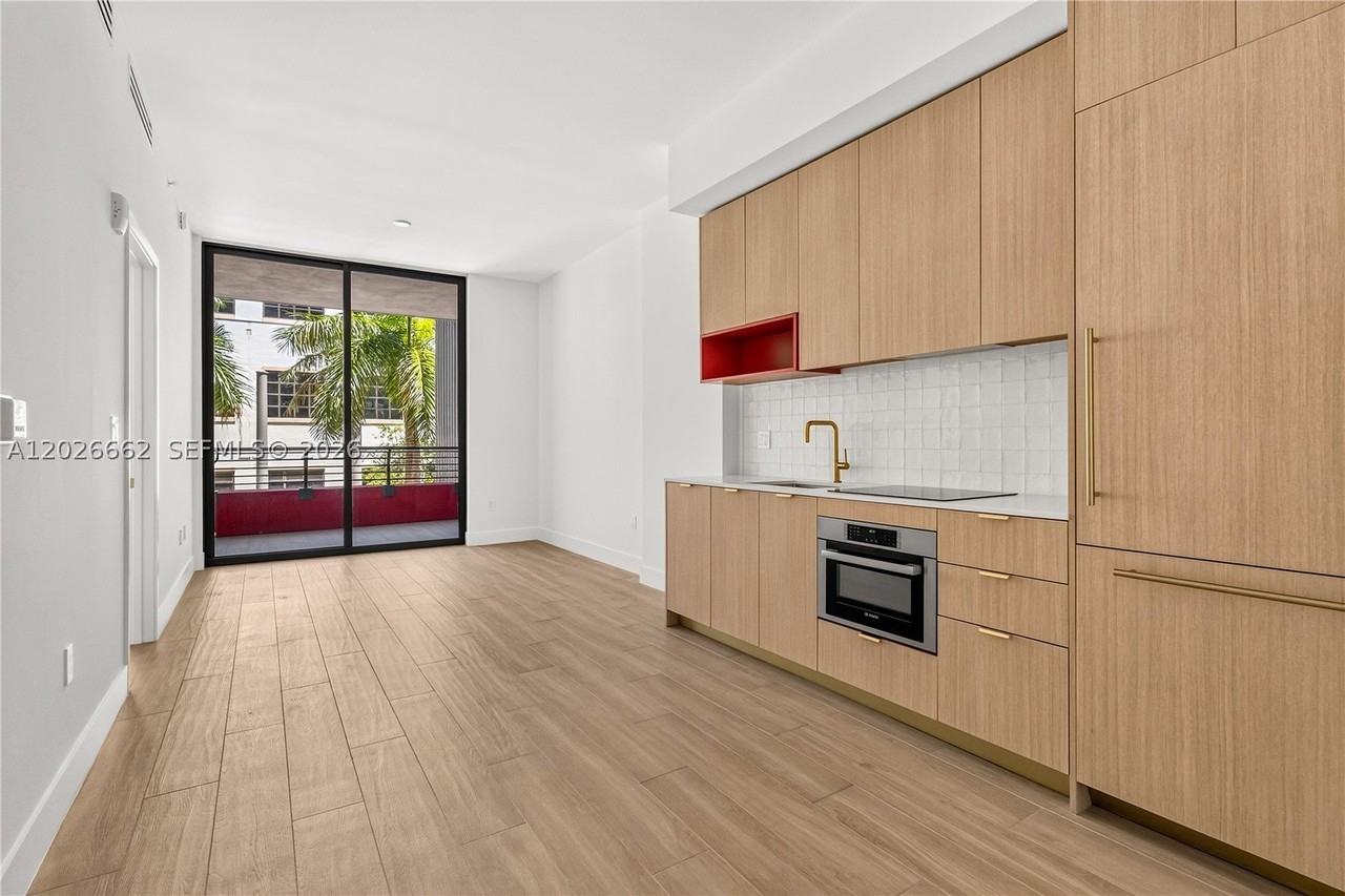 90 Ne 32nd St #209