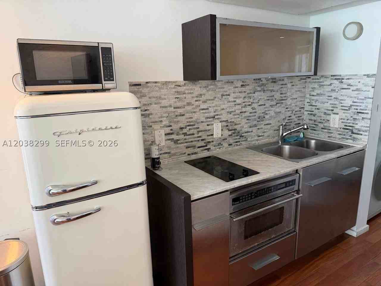 1601 West Ave #212 - Photo 5 of 23