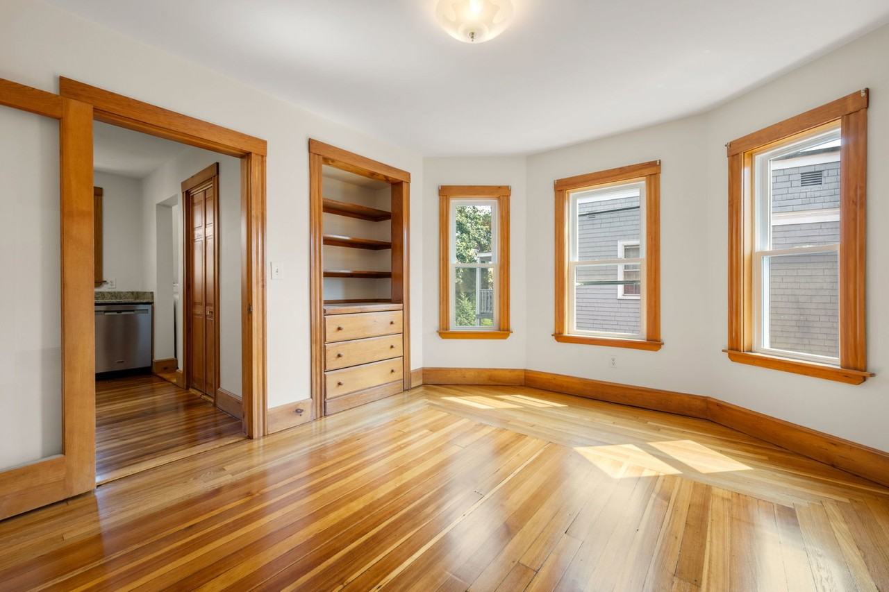 26 Chilton St #3 - Photo 2 of 8