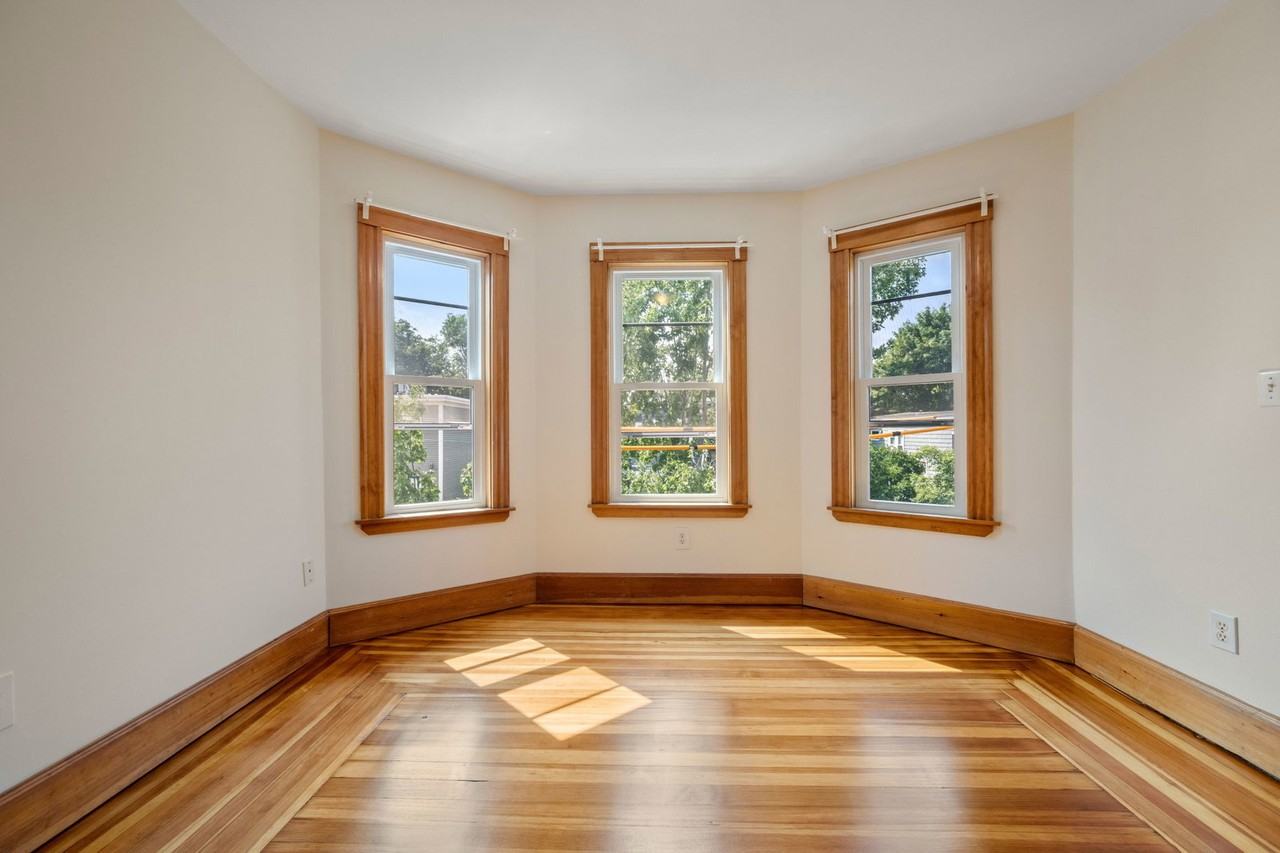 26 Chilton St #3 - Photo 6 of 8