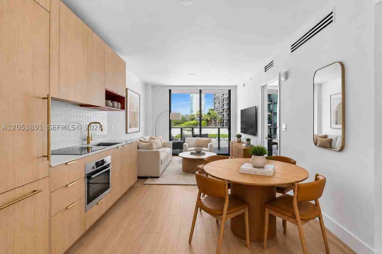 90 Ne 32nd St #710 - Photo 5 of 29