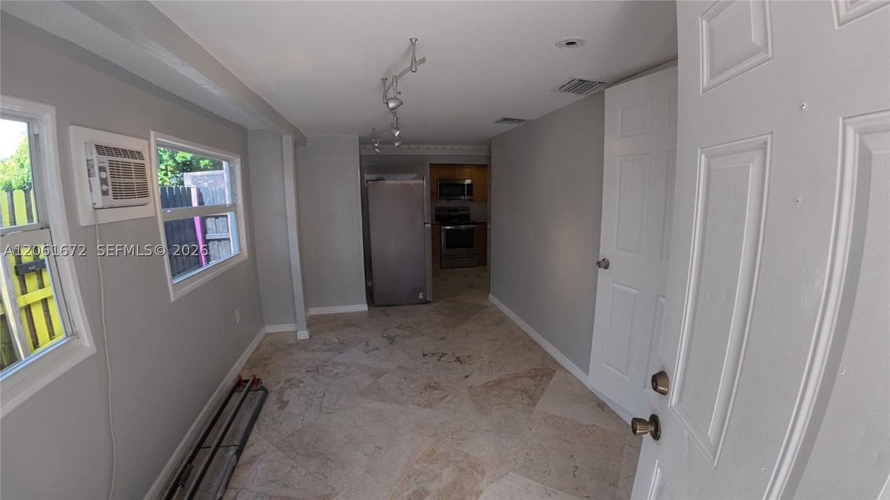 5400 Sw 36th St #1 - Photo 4 of 30