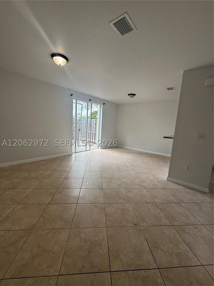 3064 Se 1st Dr #7 - Photo 2 of 21