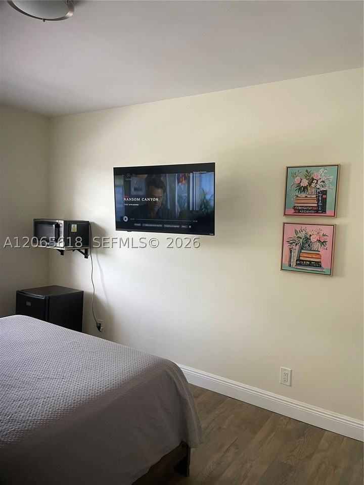 246 Avenue L #246 - Photo 3 of 13
