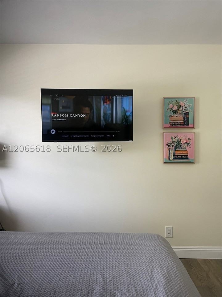 246 Avenue L #246 - Photo 4 of 13