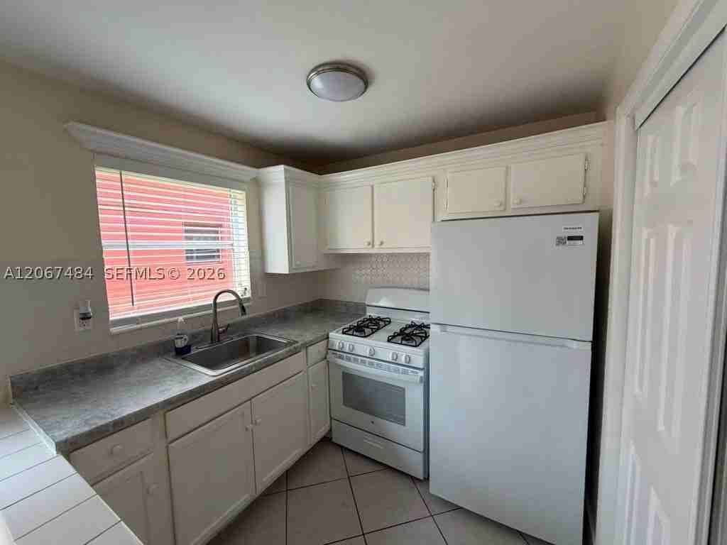2201 Nw 64th Ave #5 - Photo 3 of 14