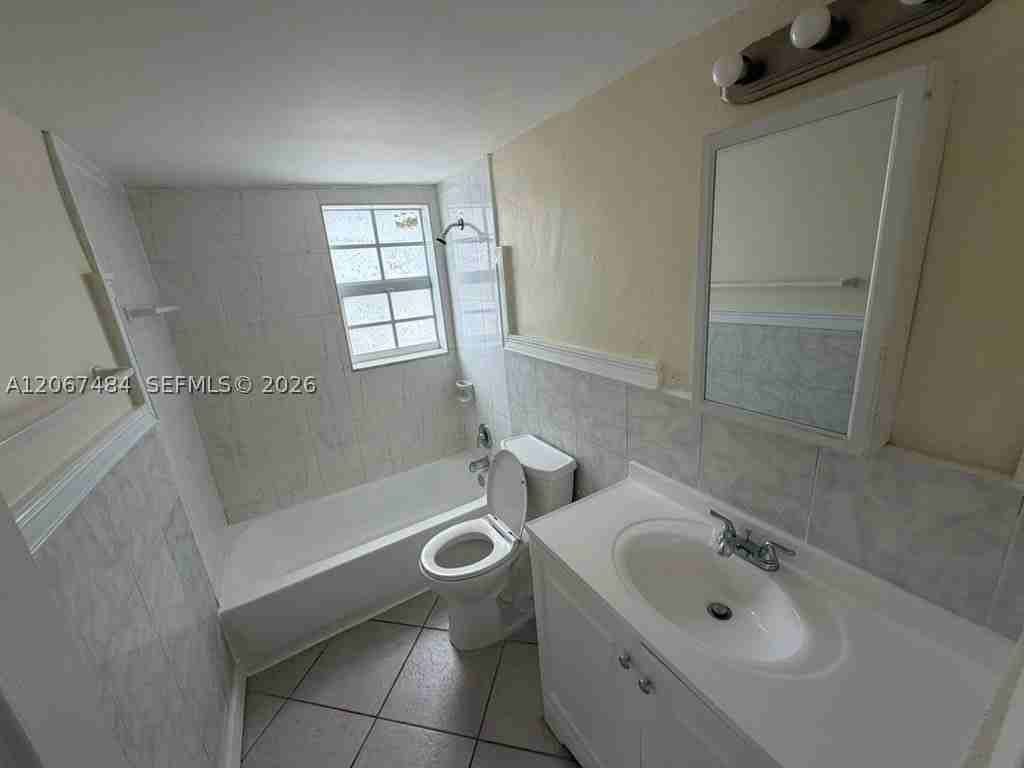 2201 Nw 64th Ave #5 - Photo 6 of 14