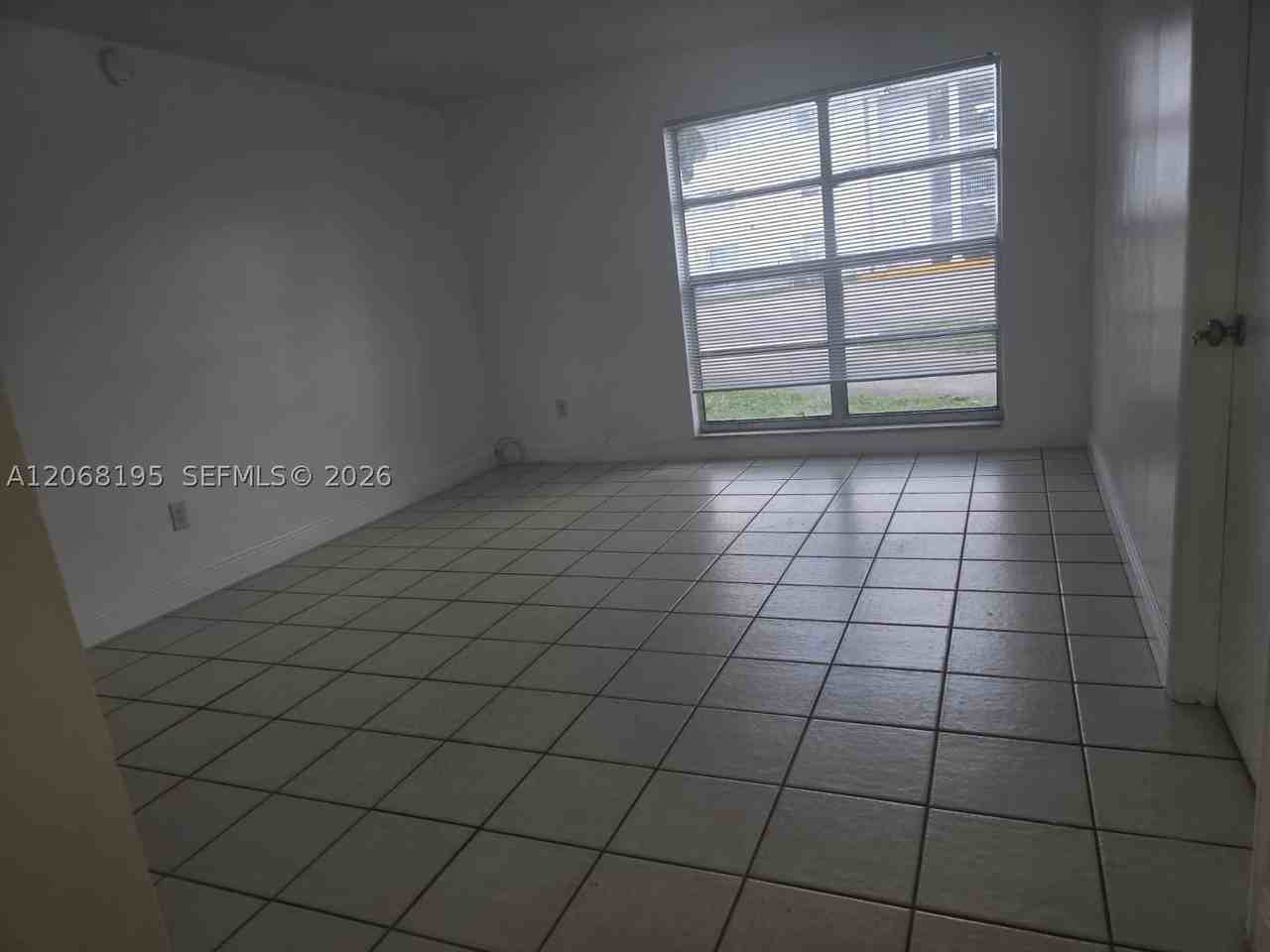 13725 Ne 6th Ave #104 - Photo 2 of 10