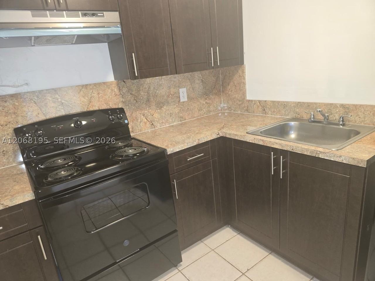 13725 Ne 6th Ave #104 - Photo 4 of 10