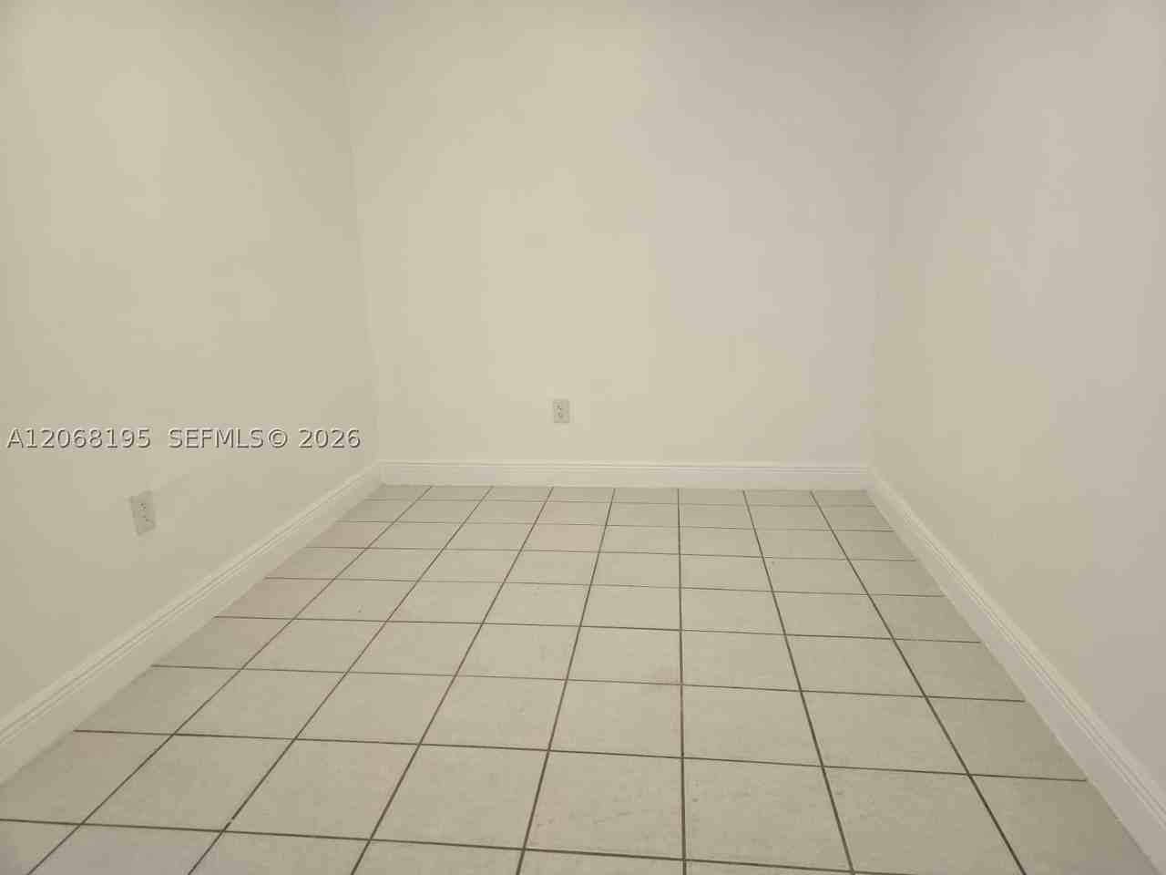 13725 Ne 6th Ave #104 - Photo 6 of 10