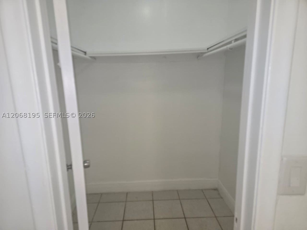 13725 Ne 6th Ave #104 - Photo 7 of 10