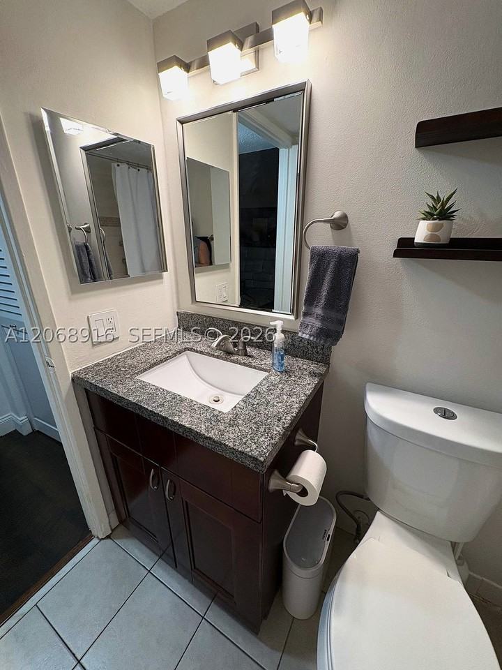 800 N Miami Ave #E905 - Photo 2 of 12