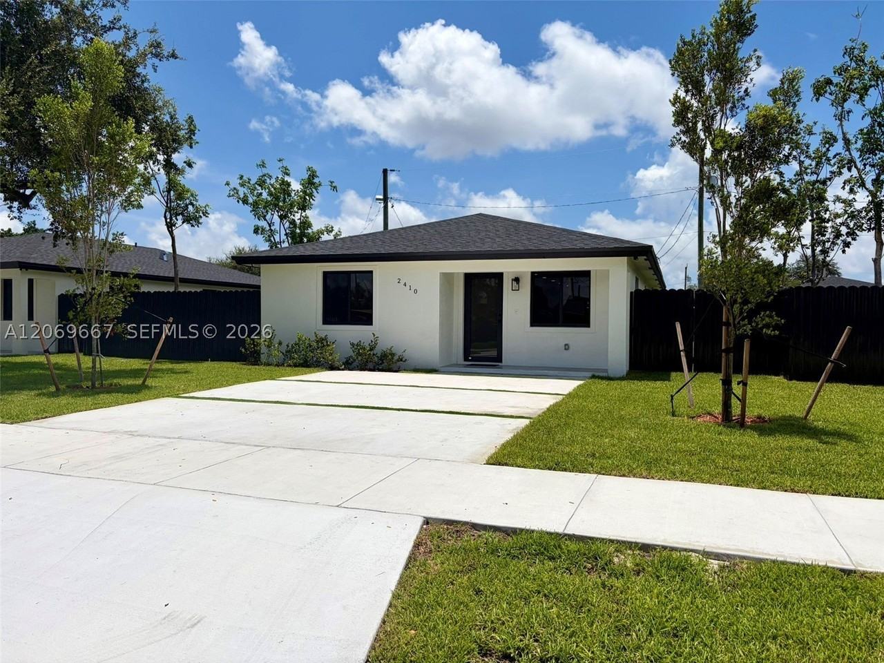 2420 Nw 154th St - Photo 4 of 44