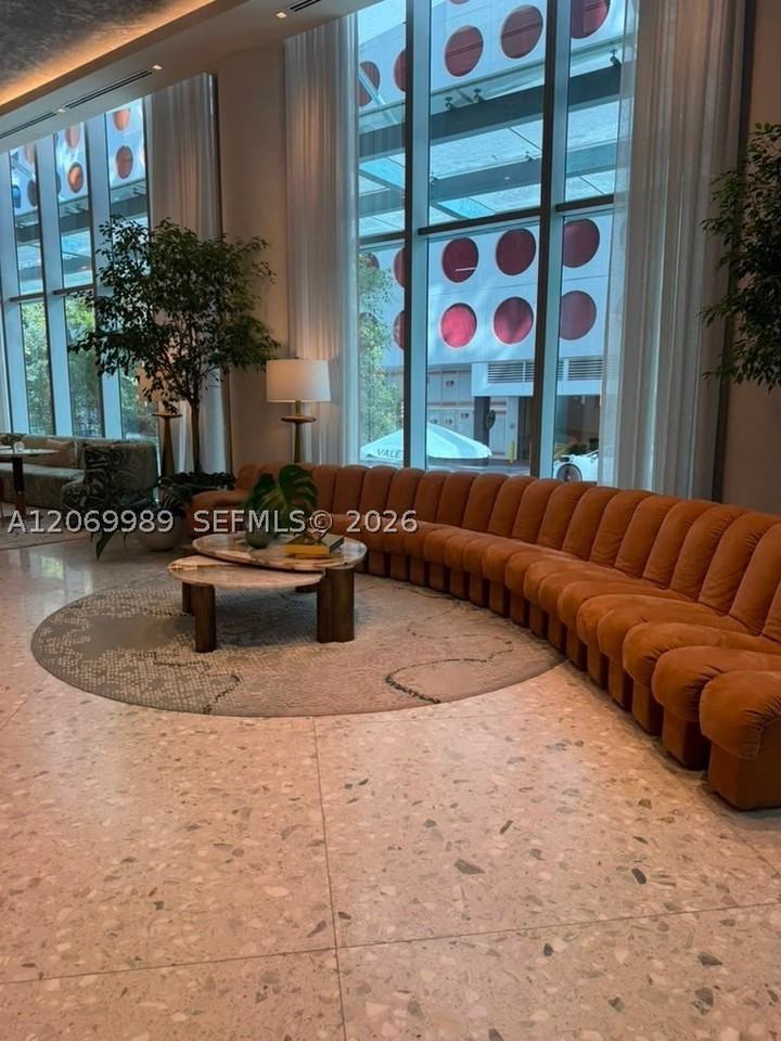 77 Se 5th St #2008