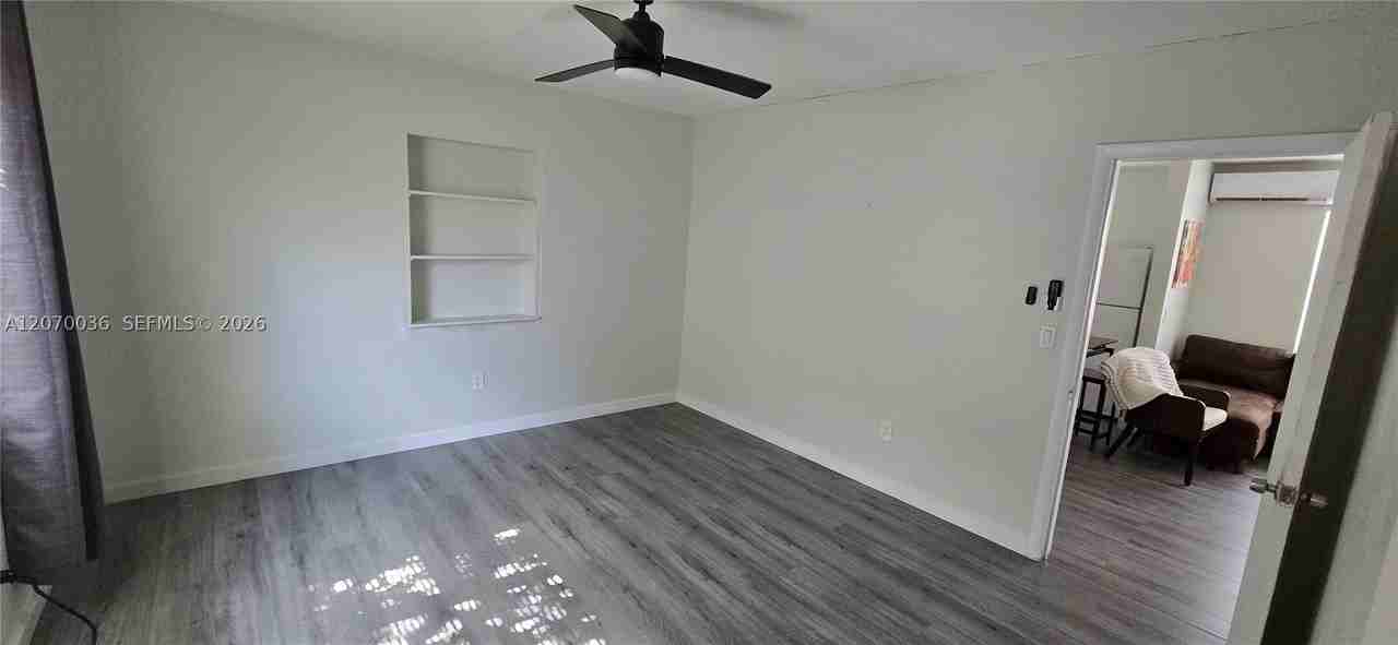 1130 Ne 111th St #1130 - Photo 4 of 9