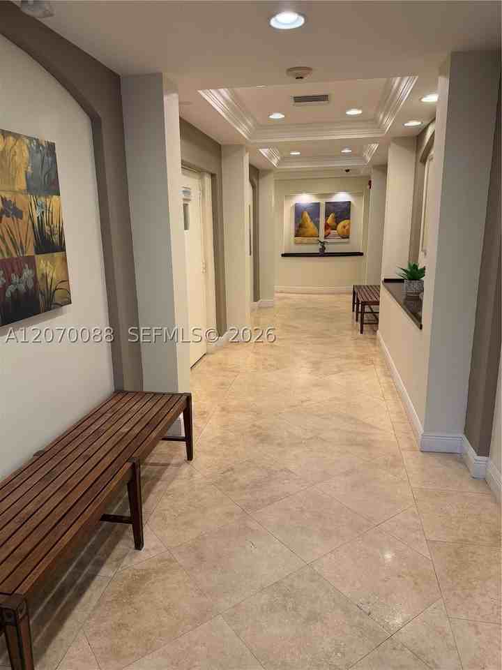 2640 Ne 135th St #202 - Photo 4 of 19