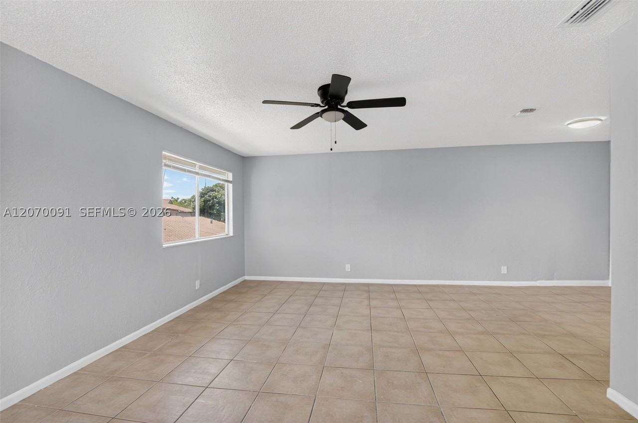 2201 Catherine Dr #3 - Photo 6 of 29