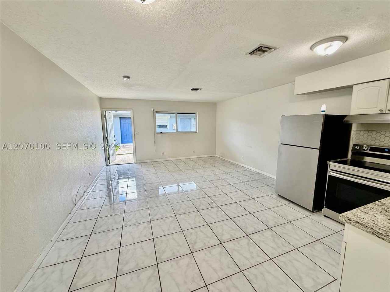 1821 N 17th Ct #24 - Photo 4 of 21