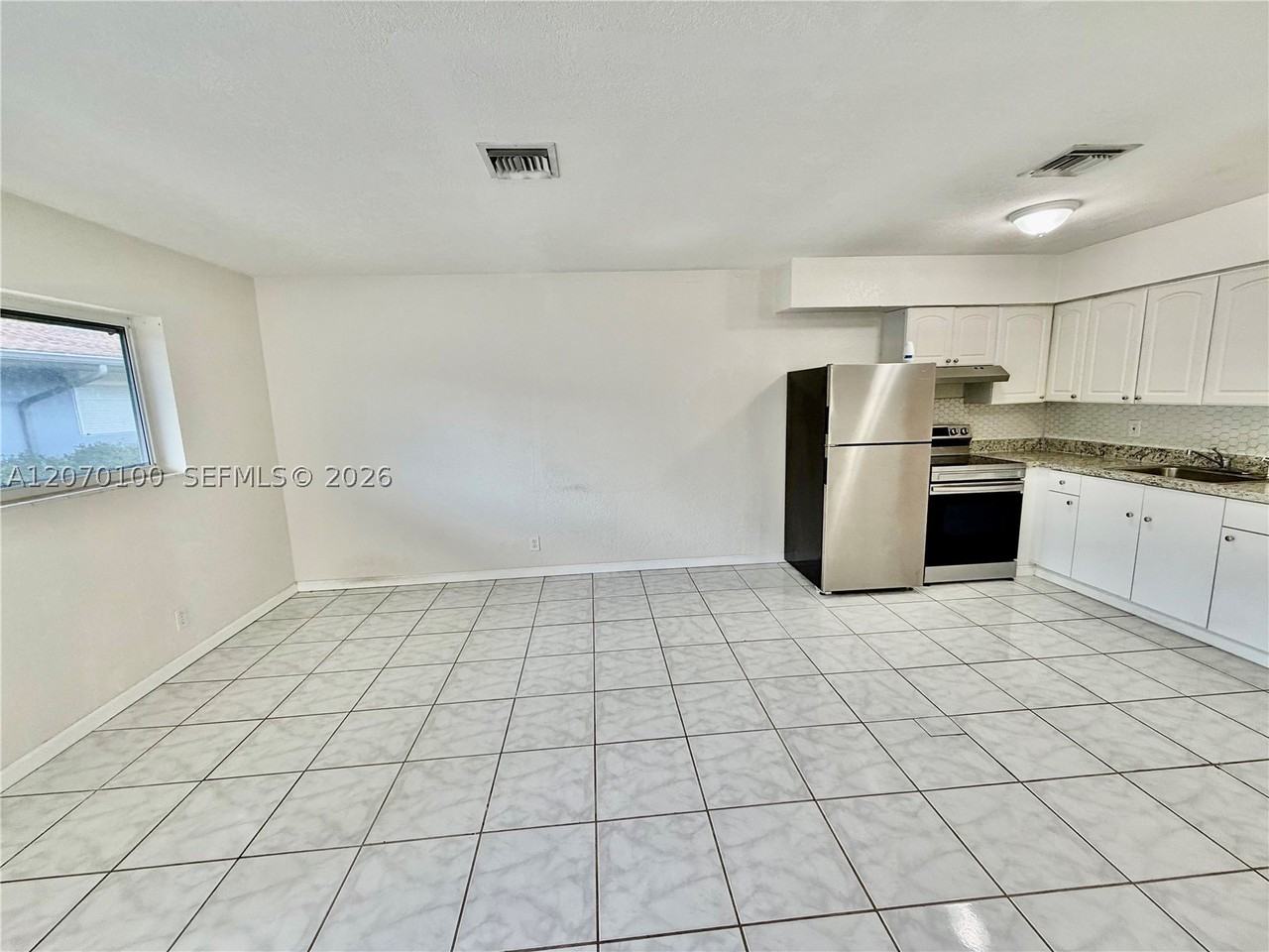 1821 N 17th Ct #24 - Photo 5 of 21