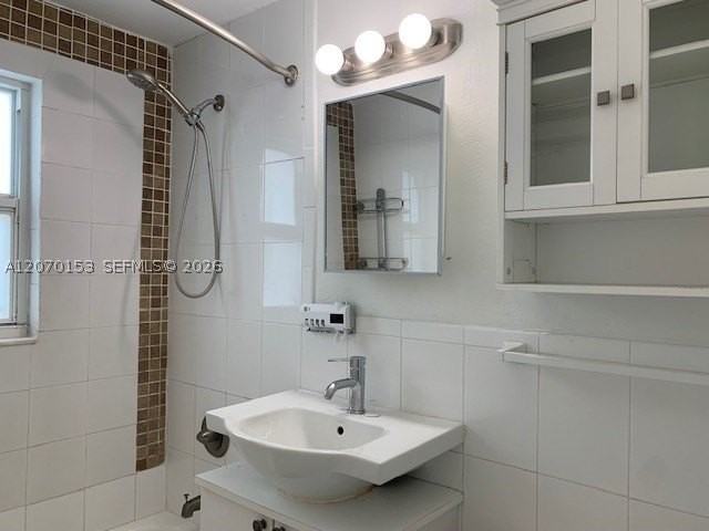 7207 Bay Dr #23 - Photo 6 of 16