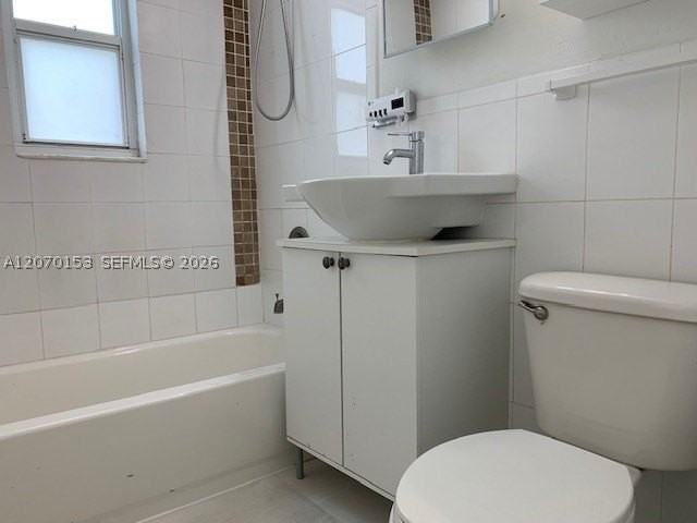 7207 Bay Dr #23 - Photo 7 of 16