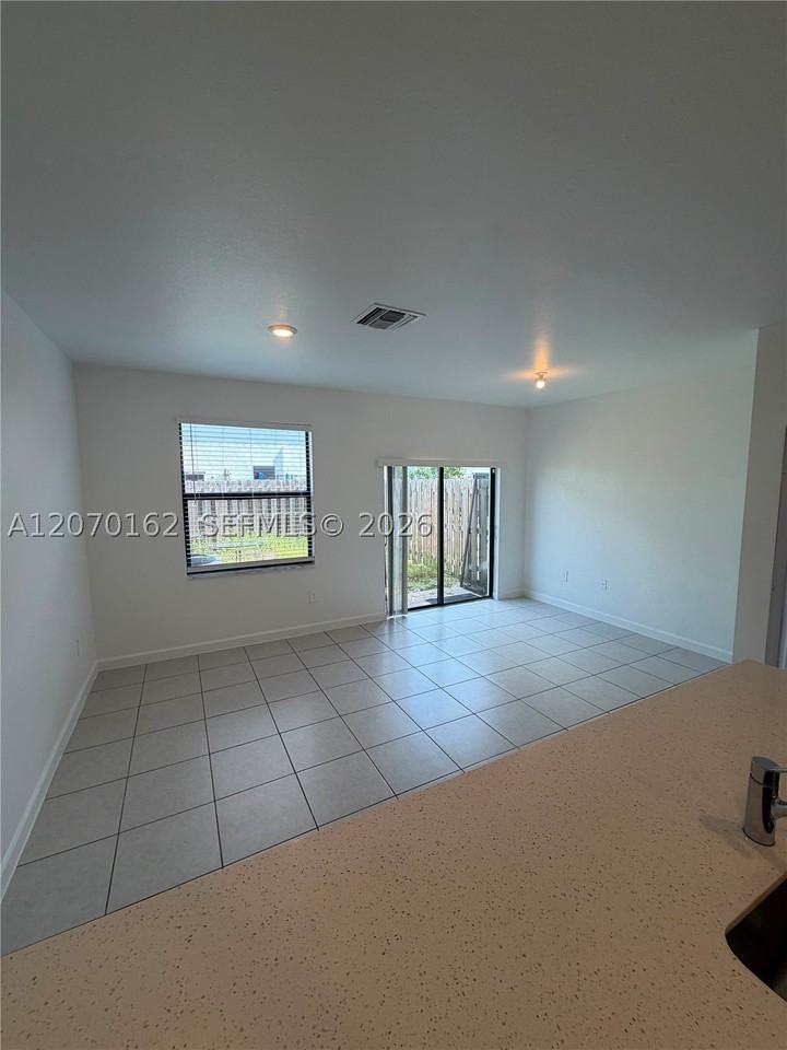 11863 Sw 247th Ter #11863 - Photo 7 of 13