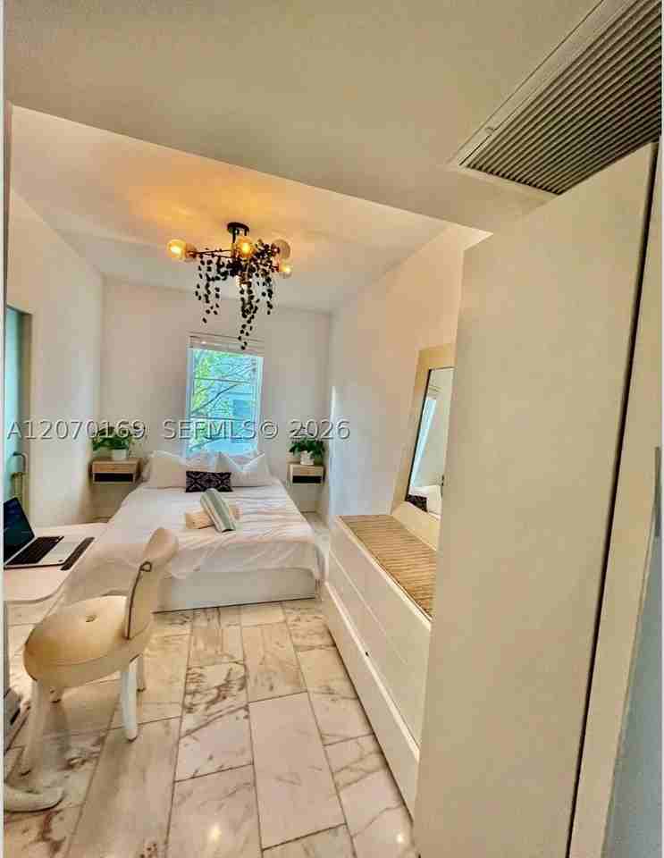 920 Jefferson Ave #10 - Photo 6 of 11