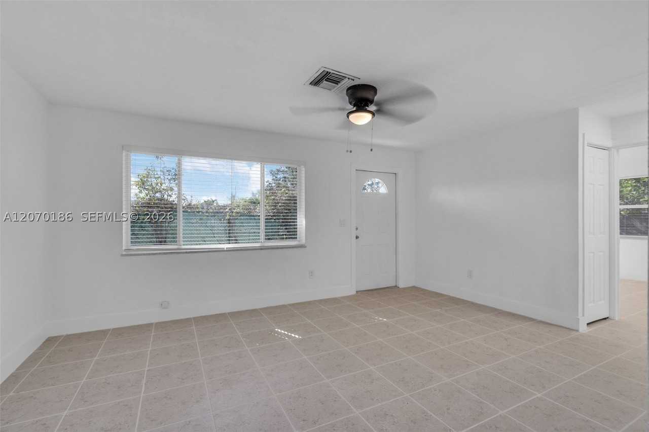 124 Se 2nd Ter #1-2 - Photo 6 of 16