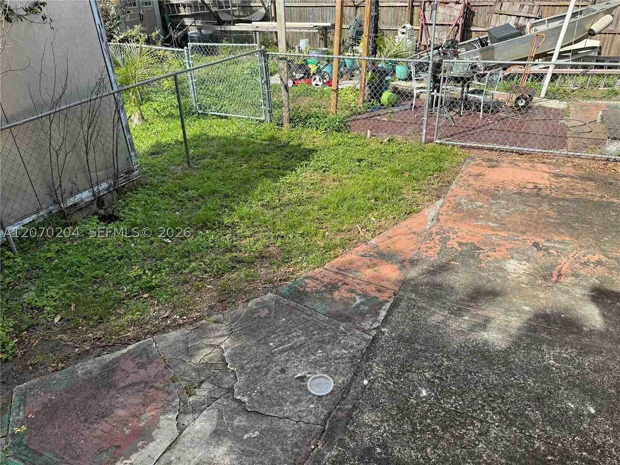1018 N 17th Ct #2B - Photo 3 of 11