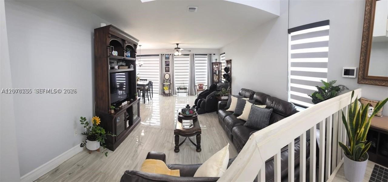 680 Nw 159th Ave - Photo 4 of 17