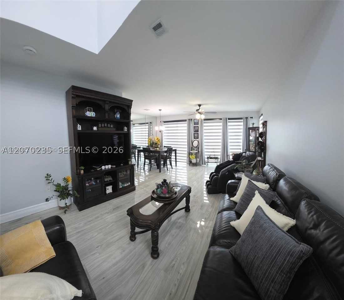 680 Nw 159th Ave - Photo 6 of 17