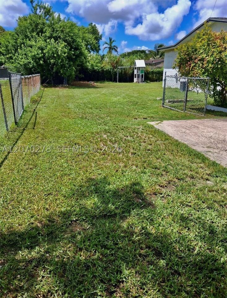 10550 Sw 174th Ter #10550 - Photo 3 of 3