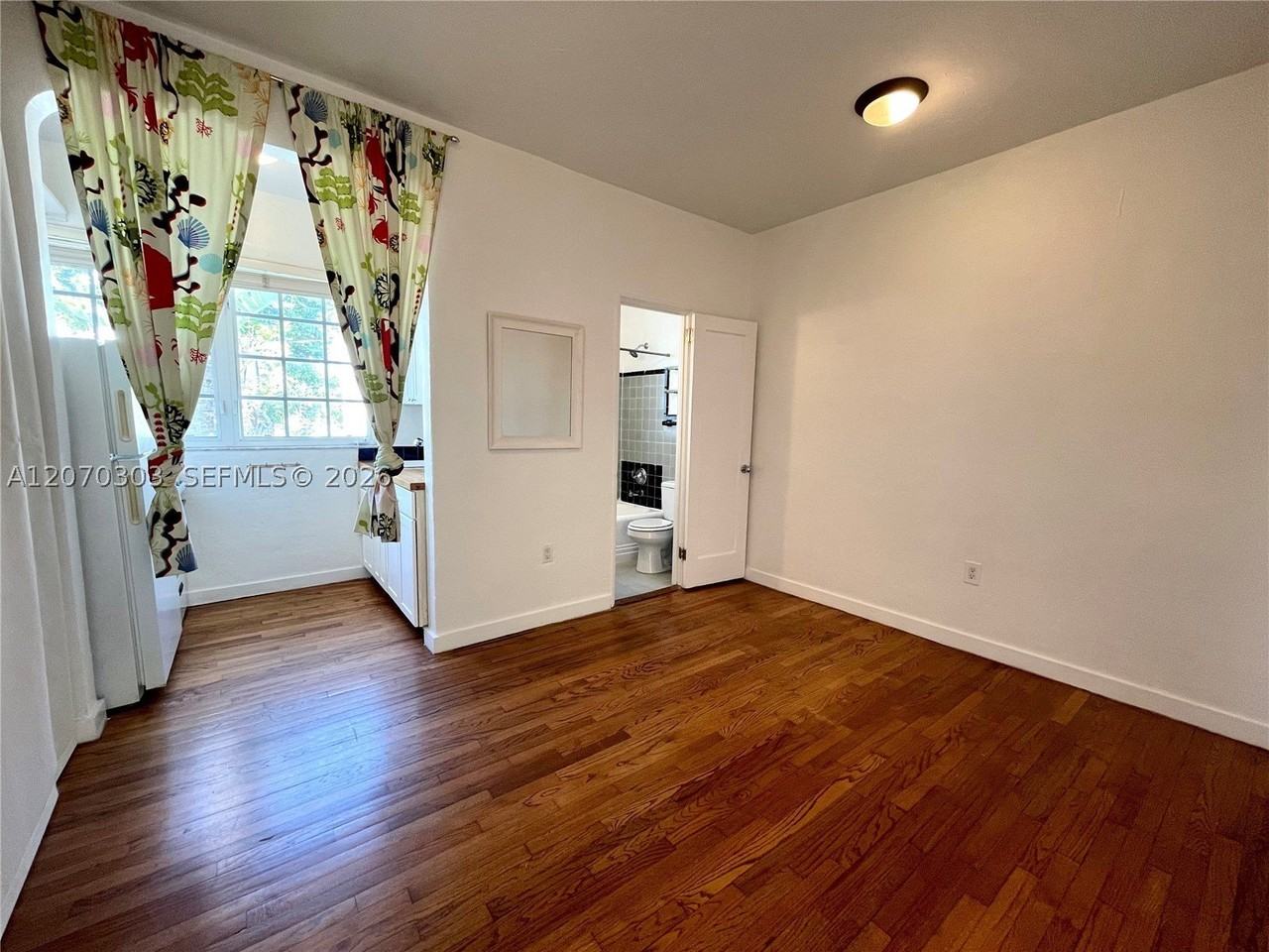 741 15th St #12 - Photo 3 of 10