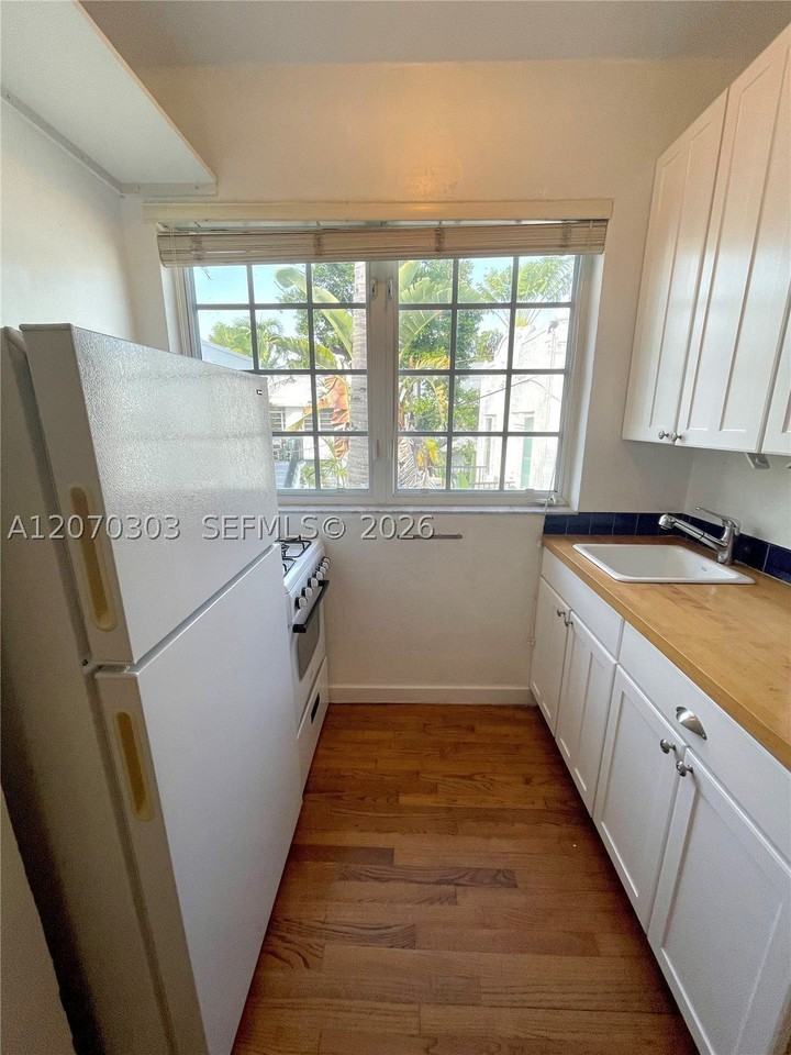 741 15th St #12 - Photo 6 of 10
