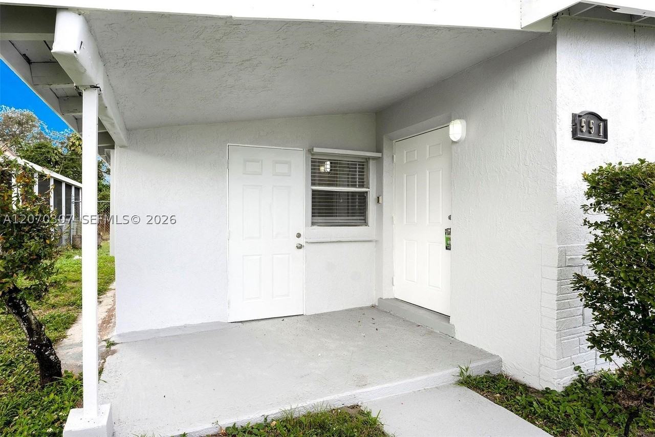 551 Nw 30th Ter - Photo 5 of 30