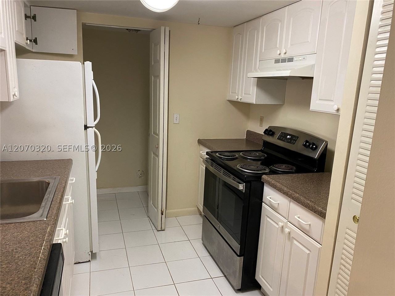 9755 Westview Dr #1215 - Photo 2 of 19