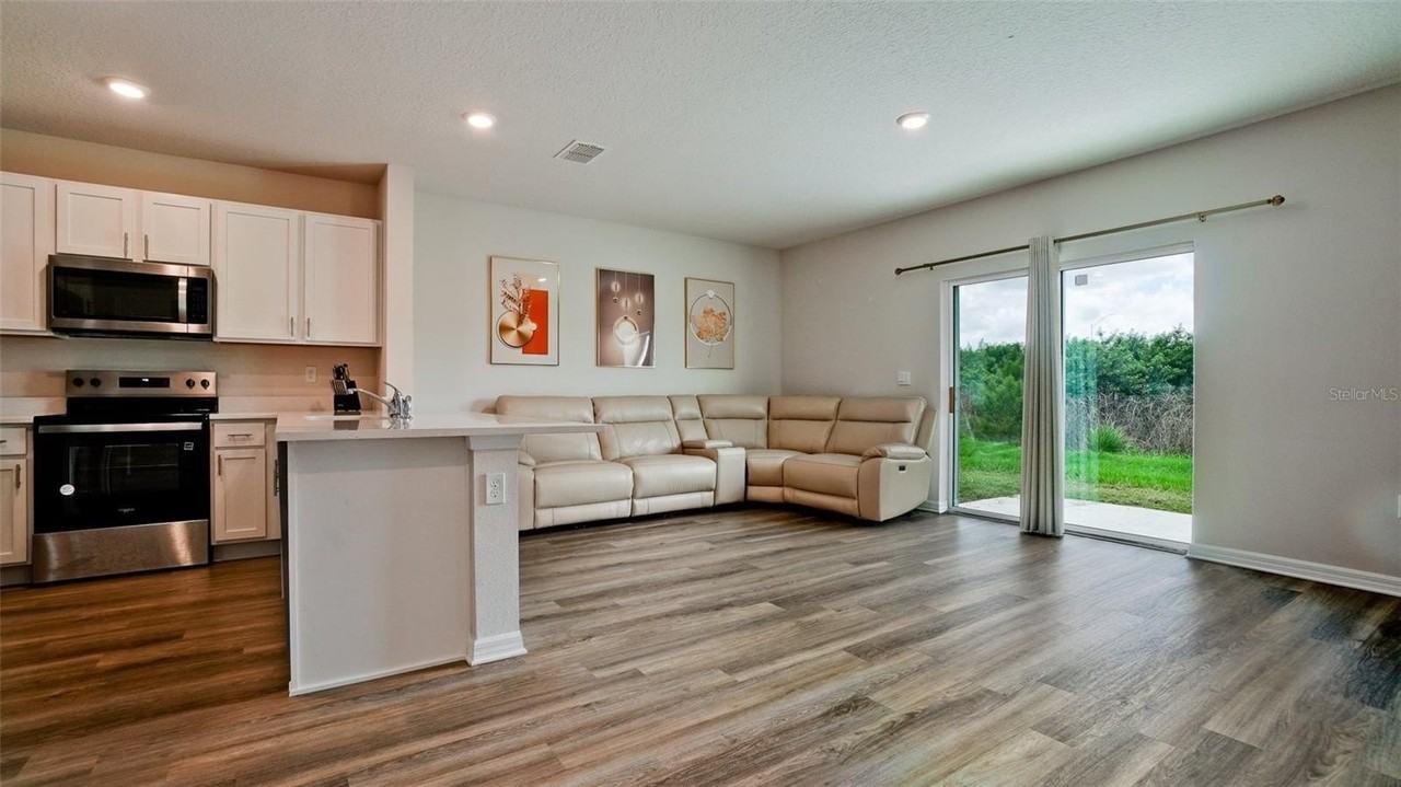 2746 Pearly Banks Dr - Photo 2 of 18