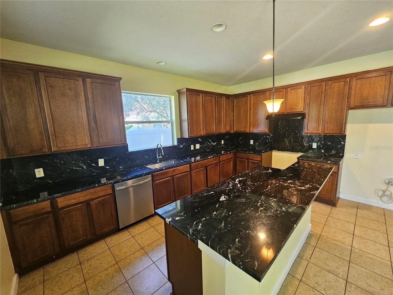 5013 Ballark St - Photo 6 of 15