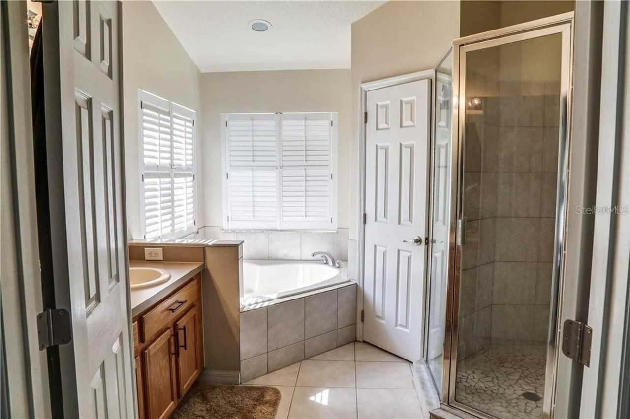 1521 Echo Lake Ct - Photo 2 of 9