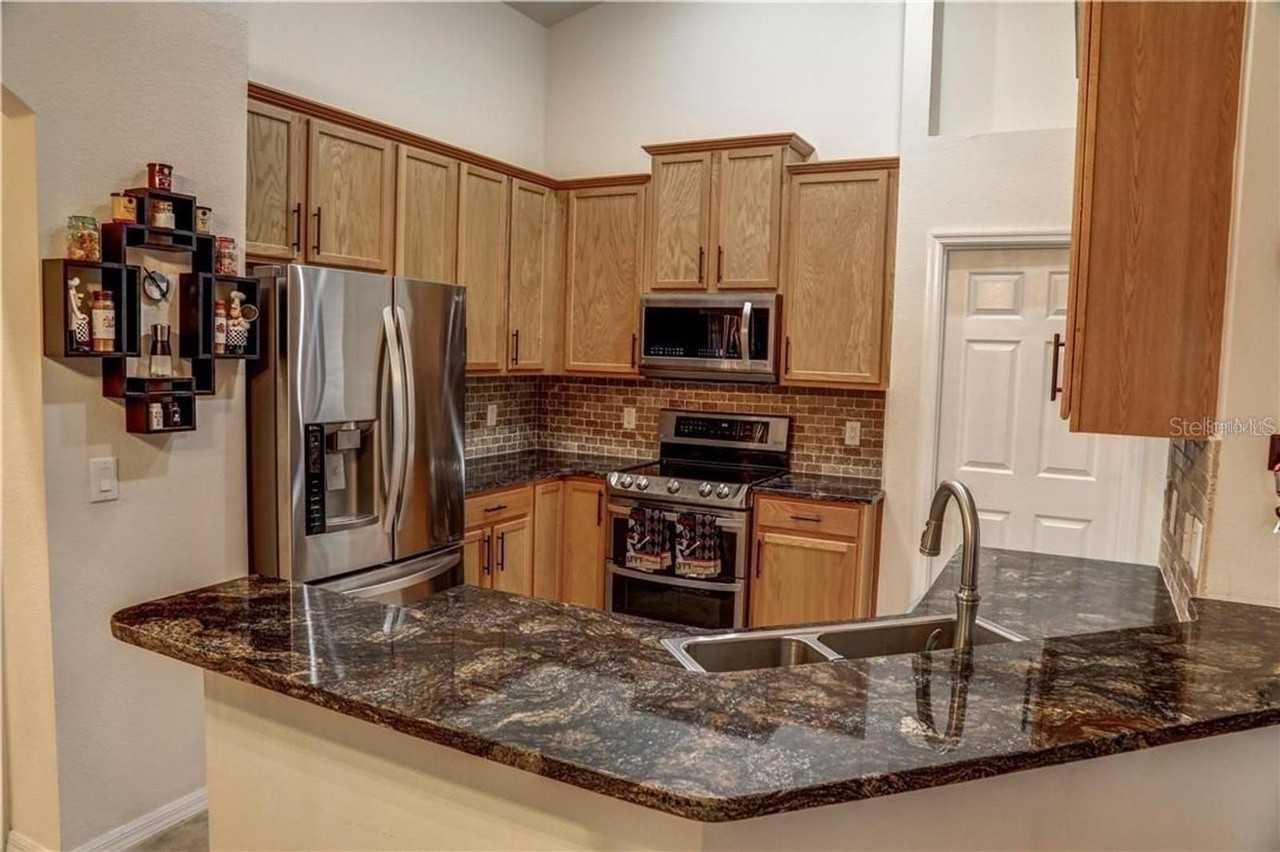 1521 Echo Lake Ct - Photo 5 of 9