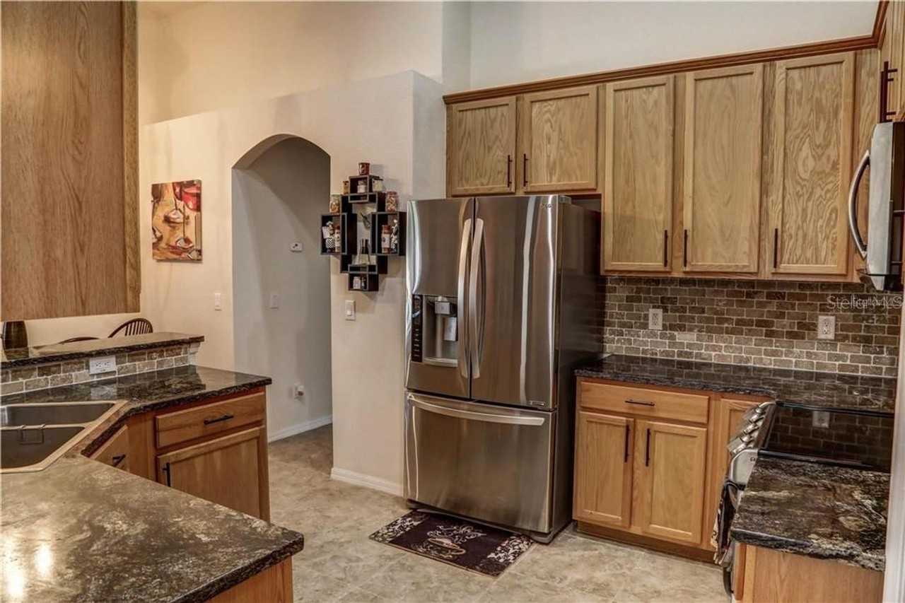 1521 Echo Lake Ct - Photo 6 of 9