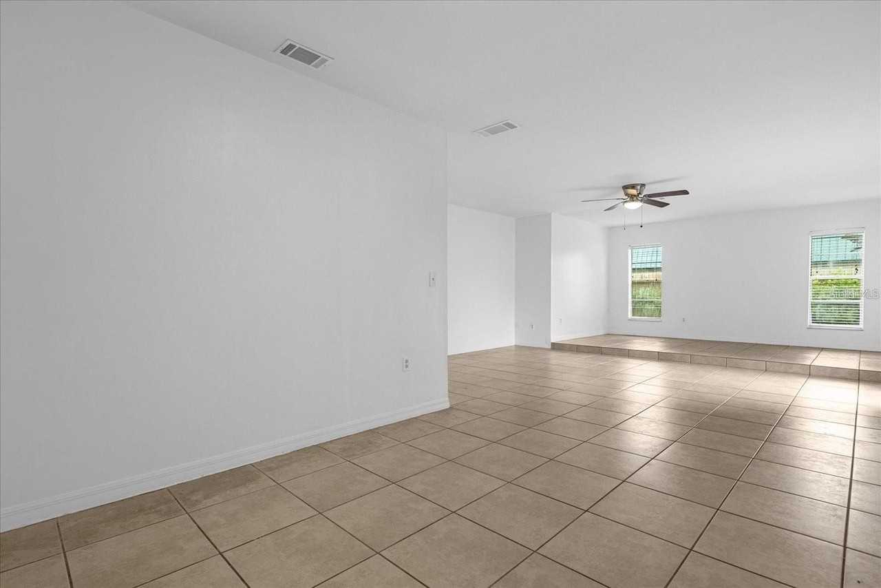 5214 Kempston Dr - Photo 5 of 28