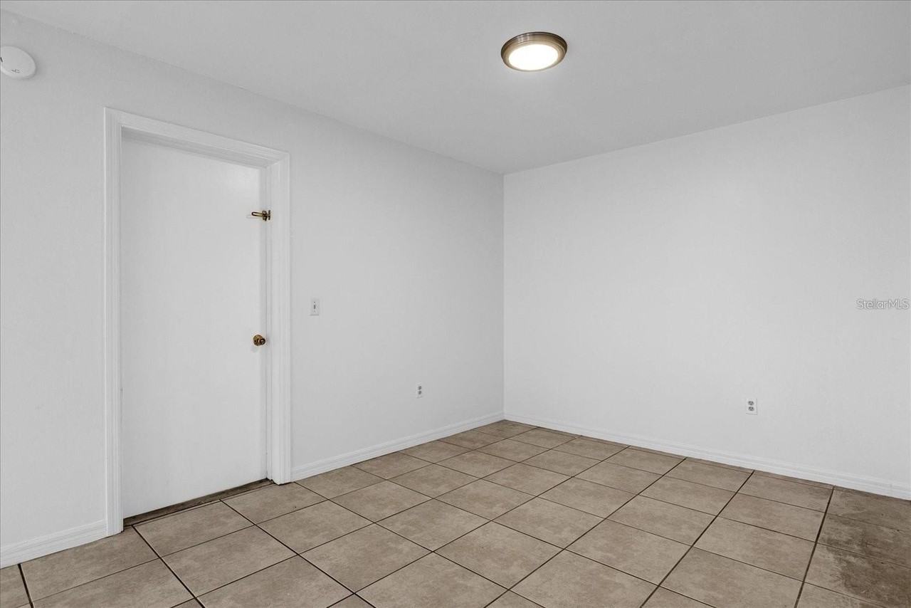 5214 Kempston Dr - Photo 6 of 28