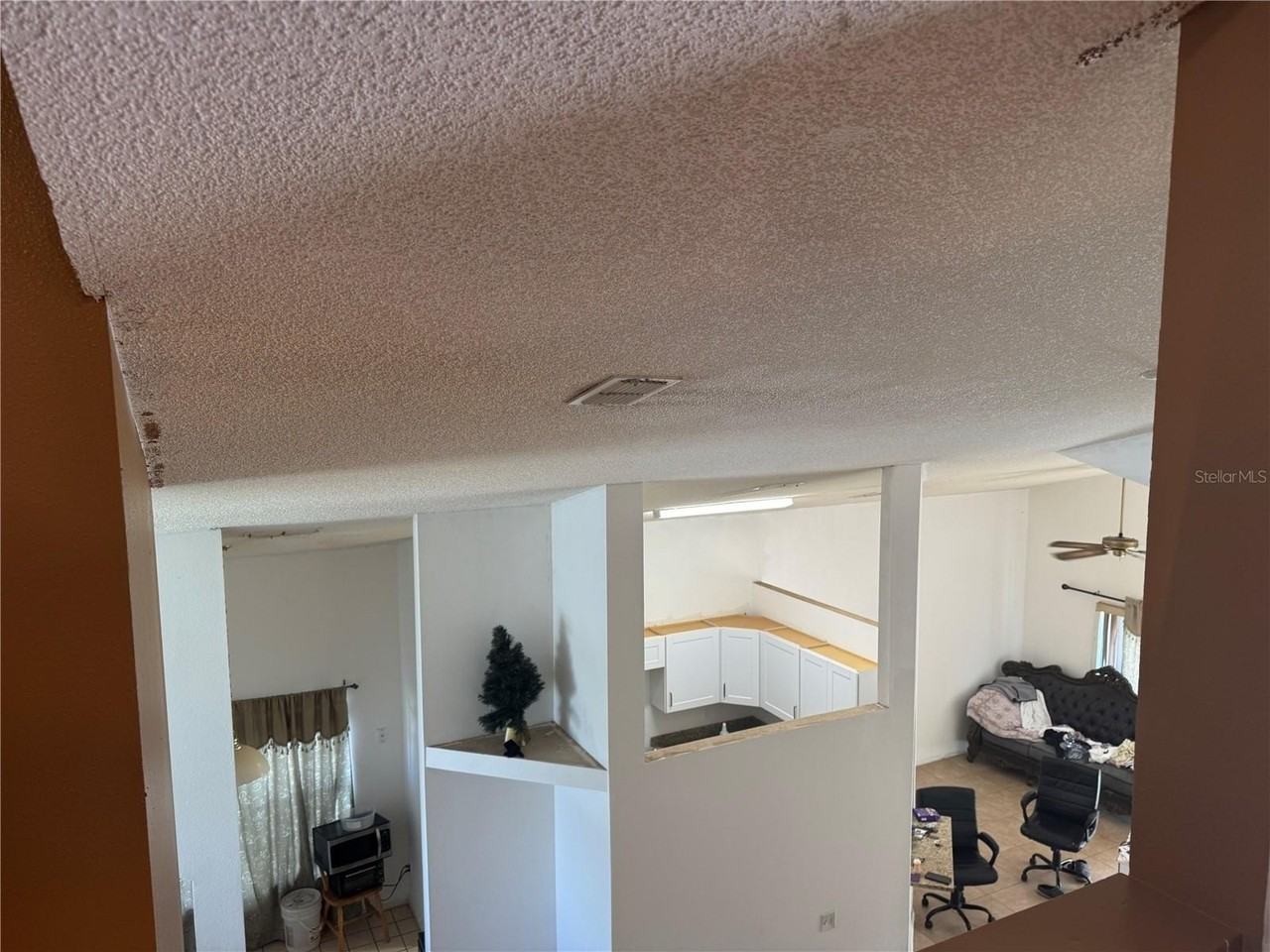 2231 Blue Sapphire Cir - Photo 2 of 9